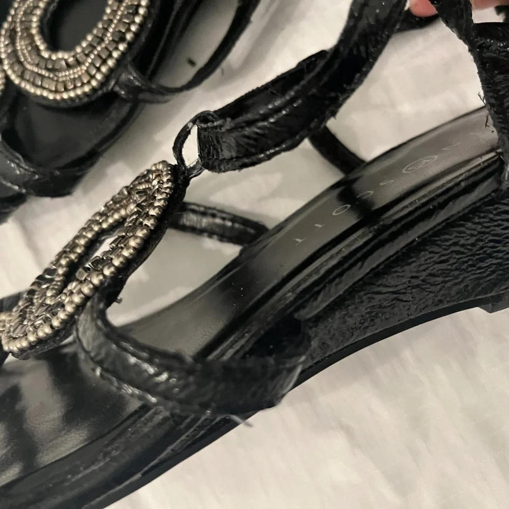 Karen Scott chic black